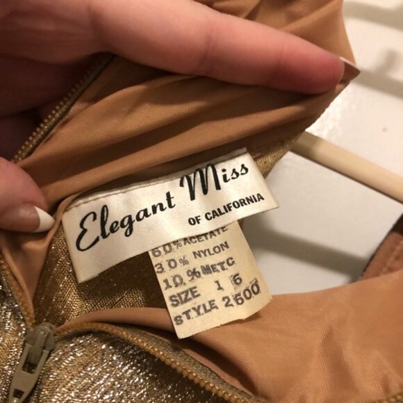 Vintage PLUS Elegant Miss Early 60s Lurex Gold Lame Egyptian Themed Dress - Picture 11 of 12